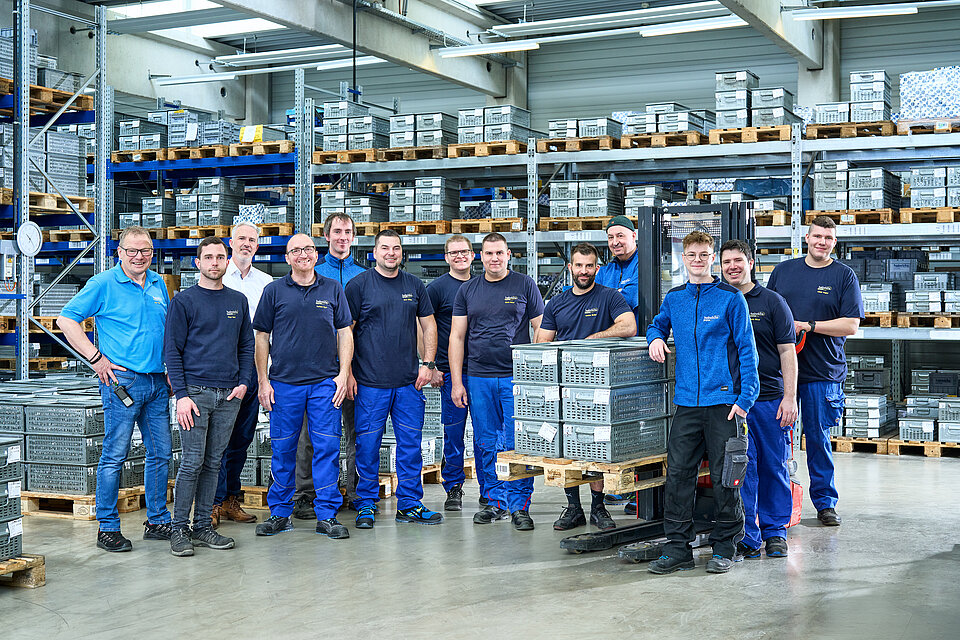 Teamfoto Logistik heinrichs drehteile